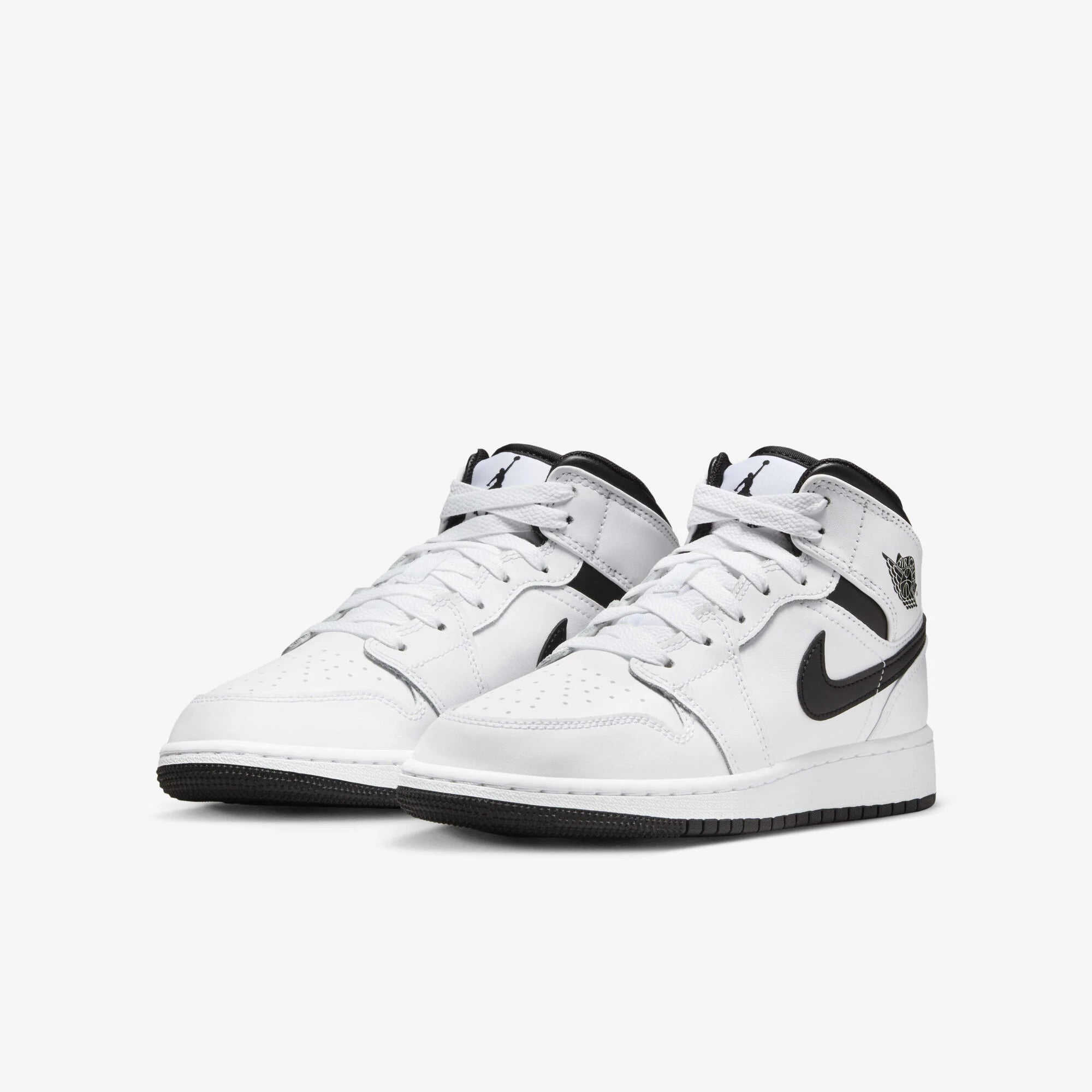 NIKE AIR JORDAN 1 MID