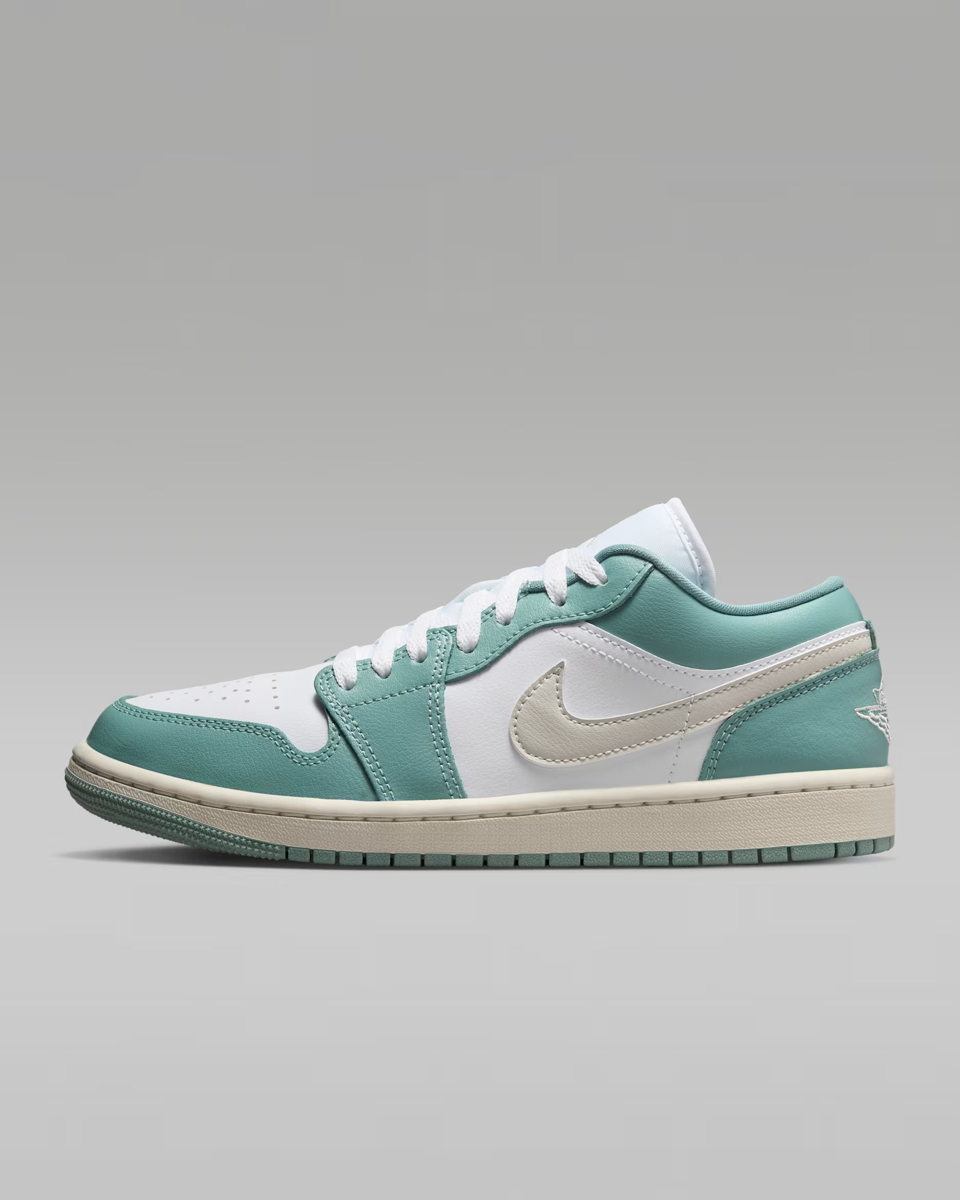NIKE AIR JORDAN 1 LOW WOMENS  SHOES