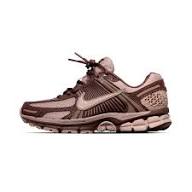 NIKE ZOOM VOMERO 5