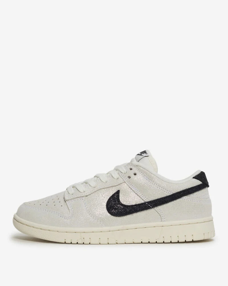 NIKE DUNK LOW SE WOMENS SHOES
